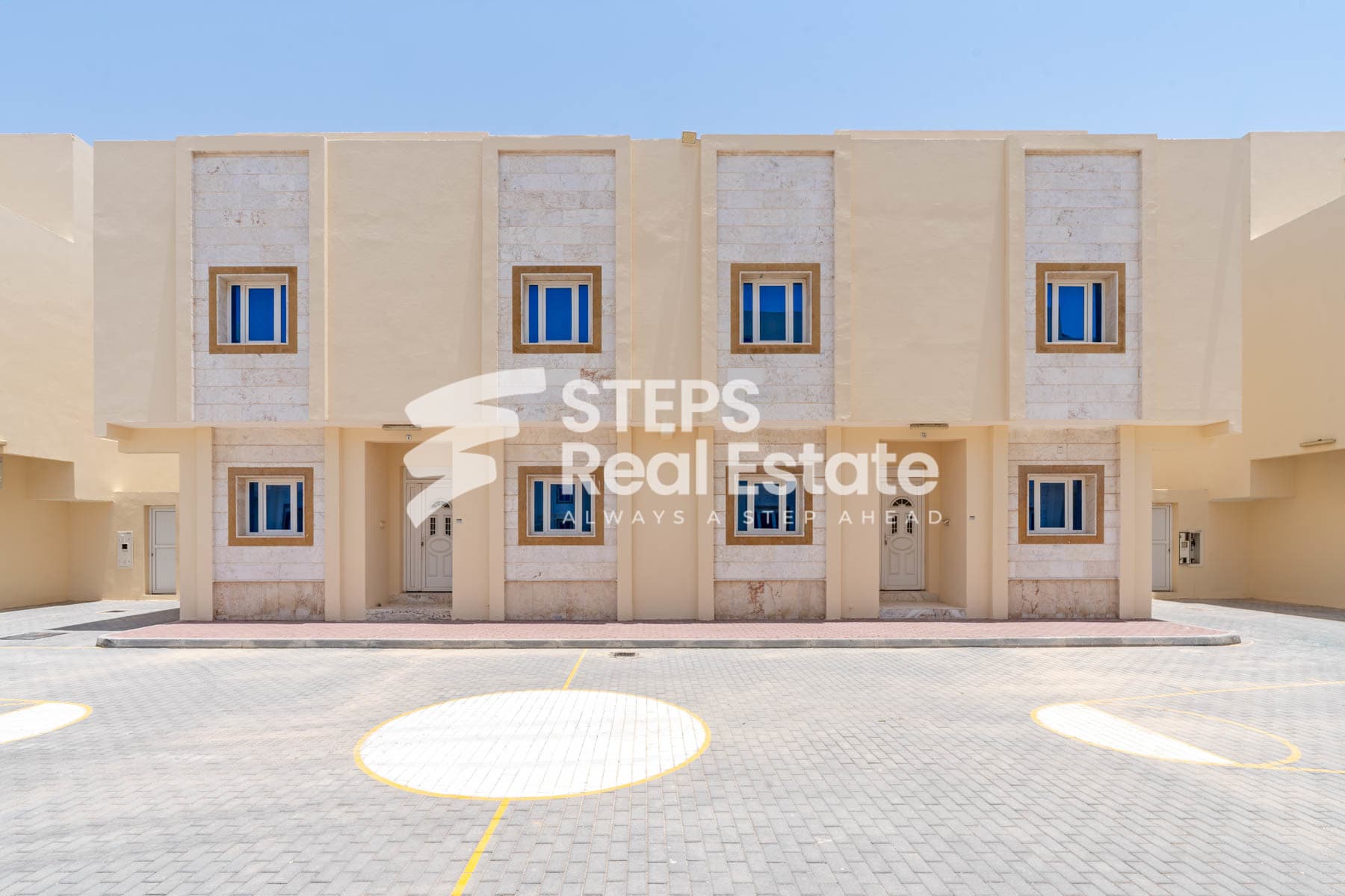 Freehold Compound Villa for sale with City Views