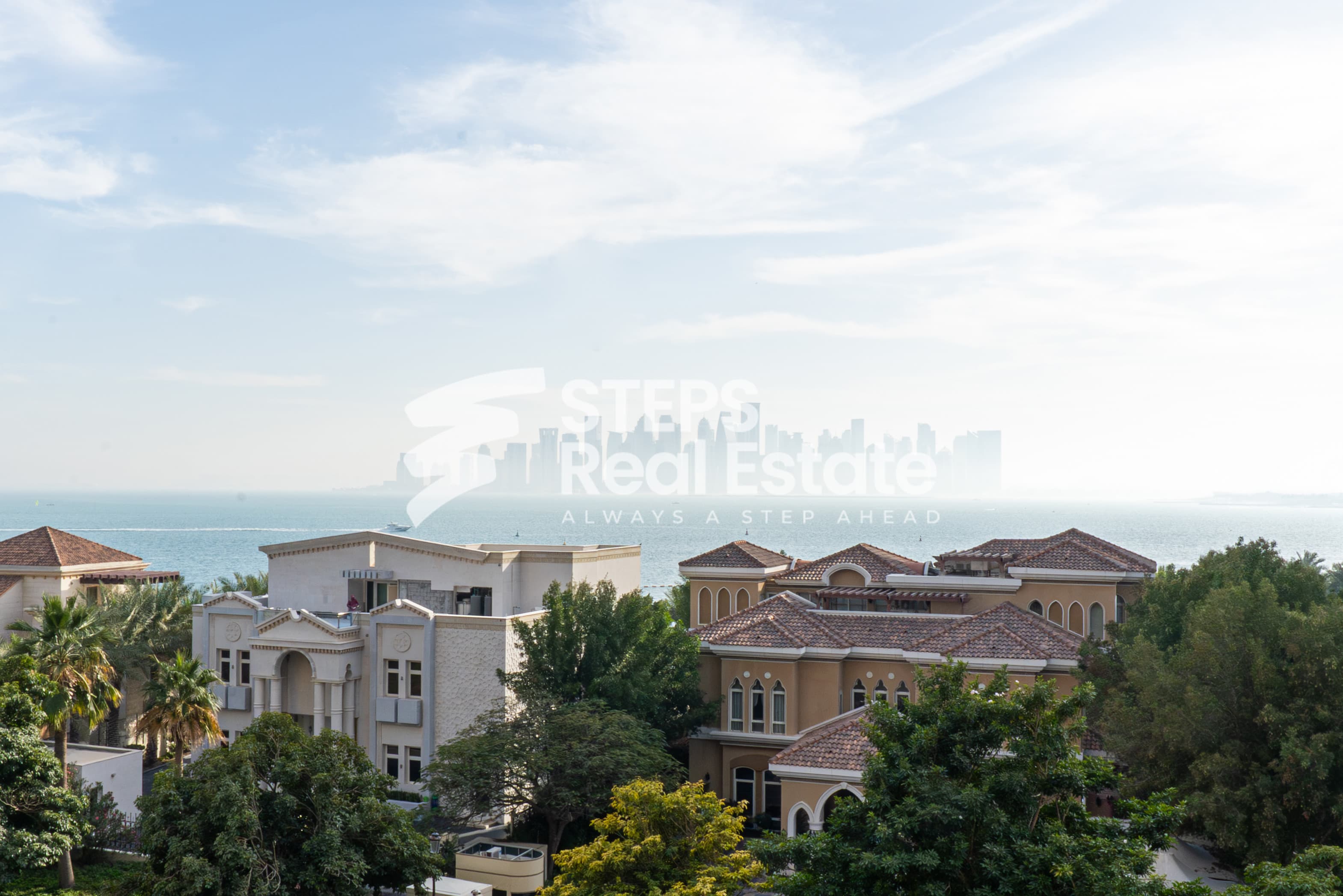 Luxurious Waterfront Spacious Flat in The Pearl