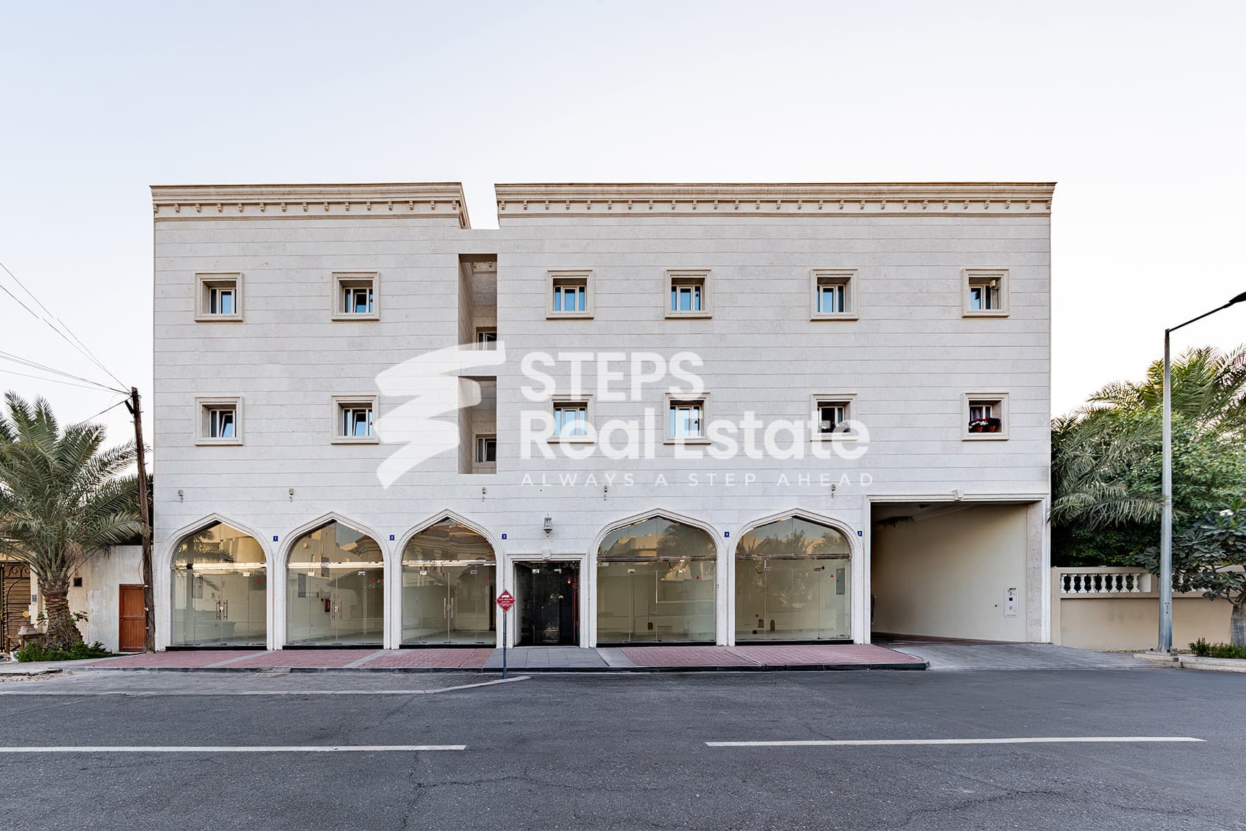 Strategic Location Shop for Flexible Business Use