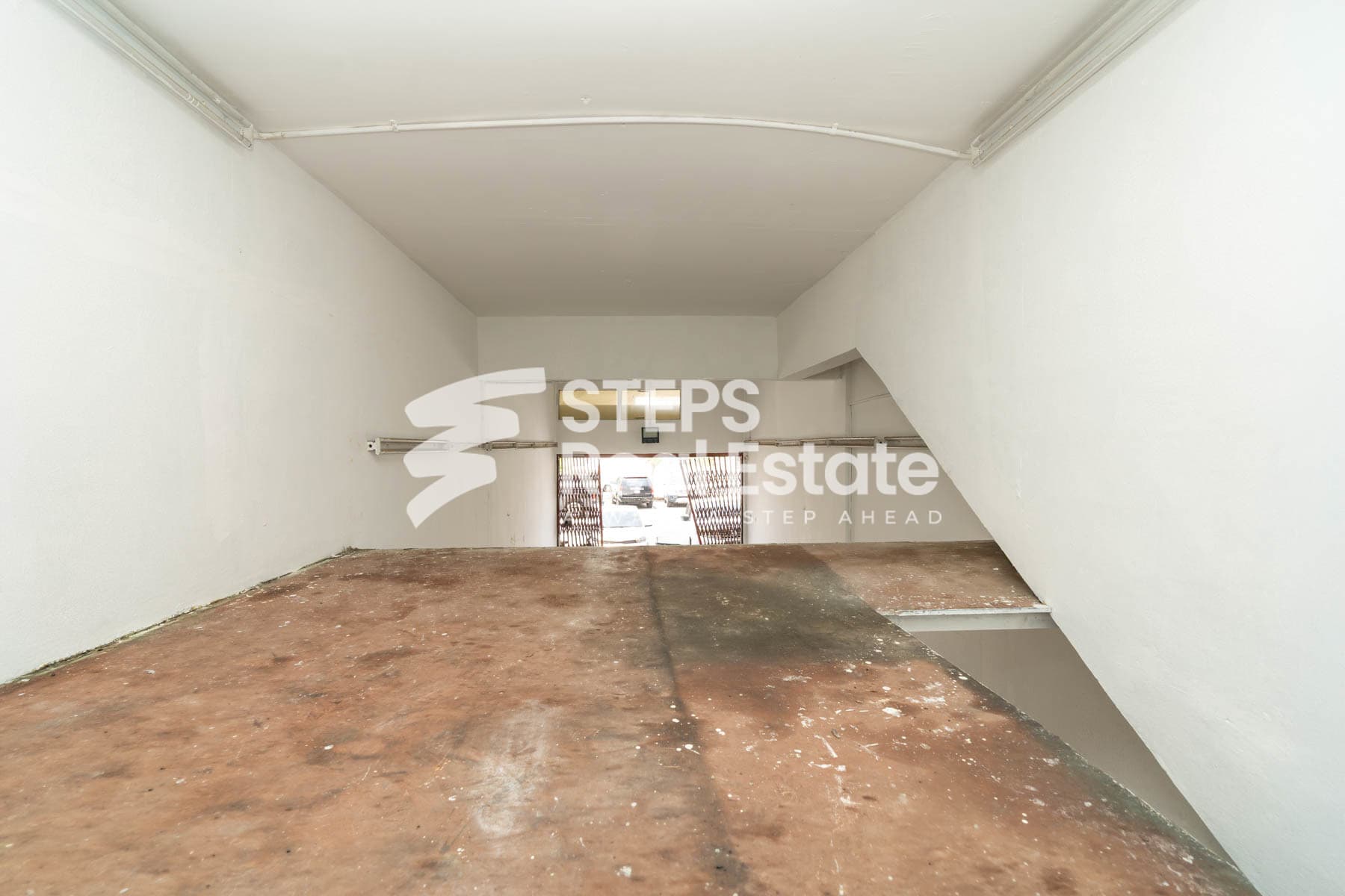 S-8399 (8).jpg