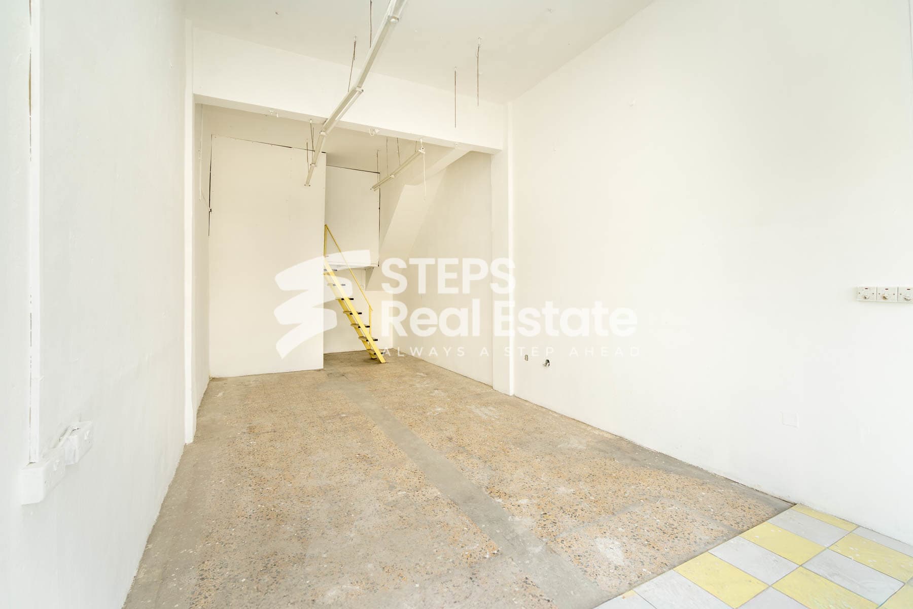 Good location retail shop in busy Al Gharafa