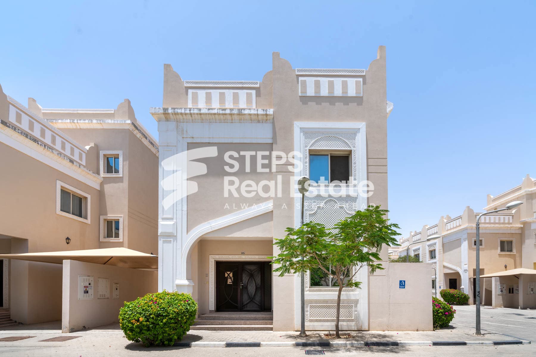 Bachelor villa for rent with Garden in Umm Salal