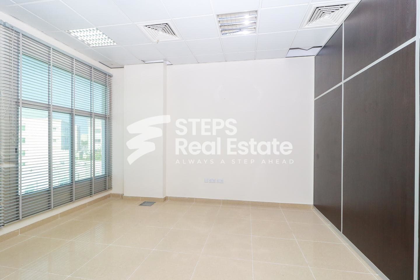 Fitted Office with Partitioned Layout in Prime Hub