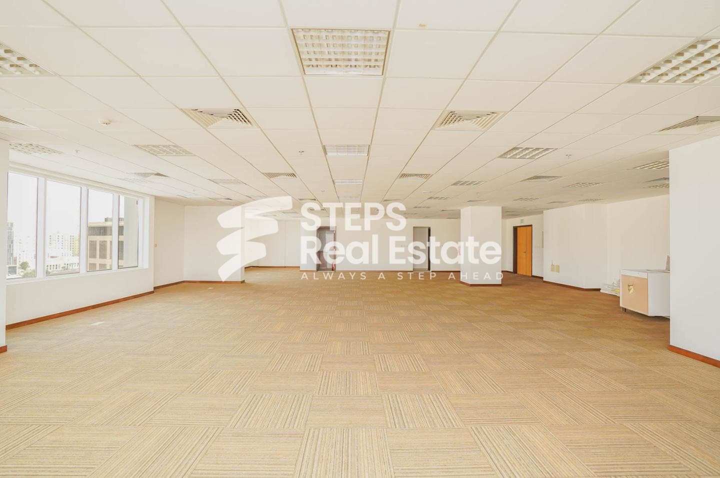 Modern Open-Plan Office with Grace Period