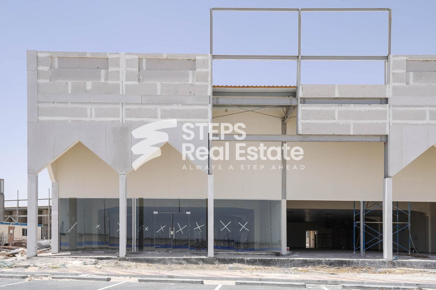 Spacious Layout Showroom in Prime Business Spot