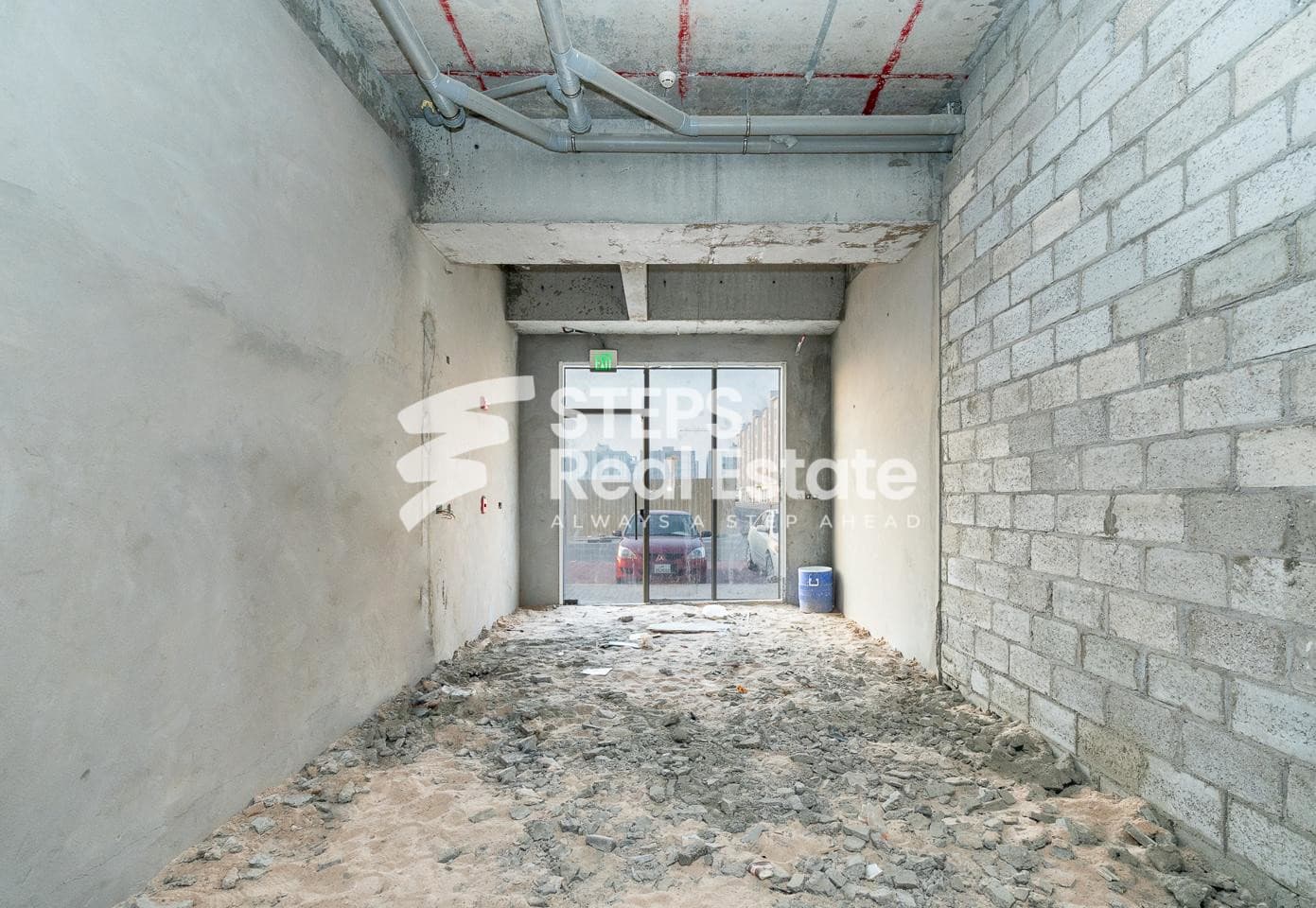 Customizable Shop for Rent with High Visibility