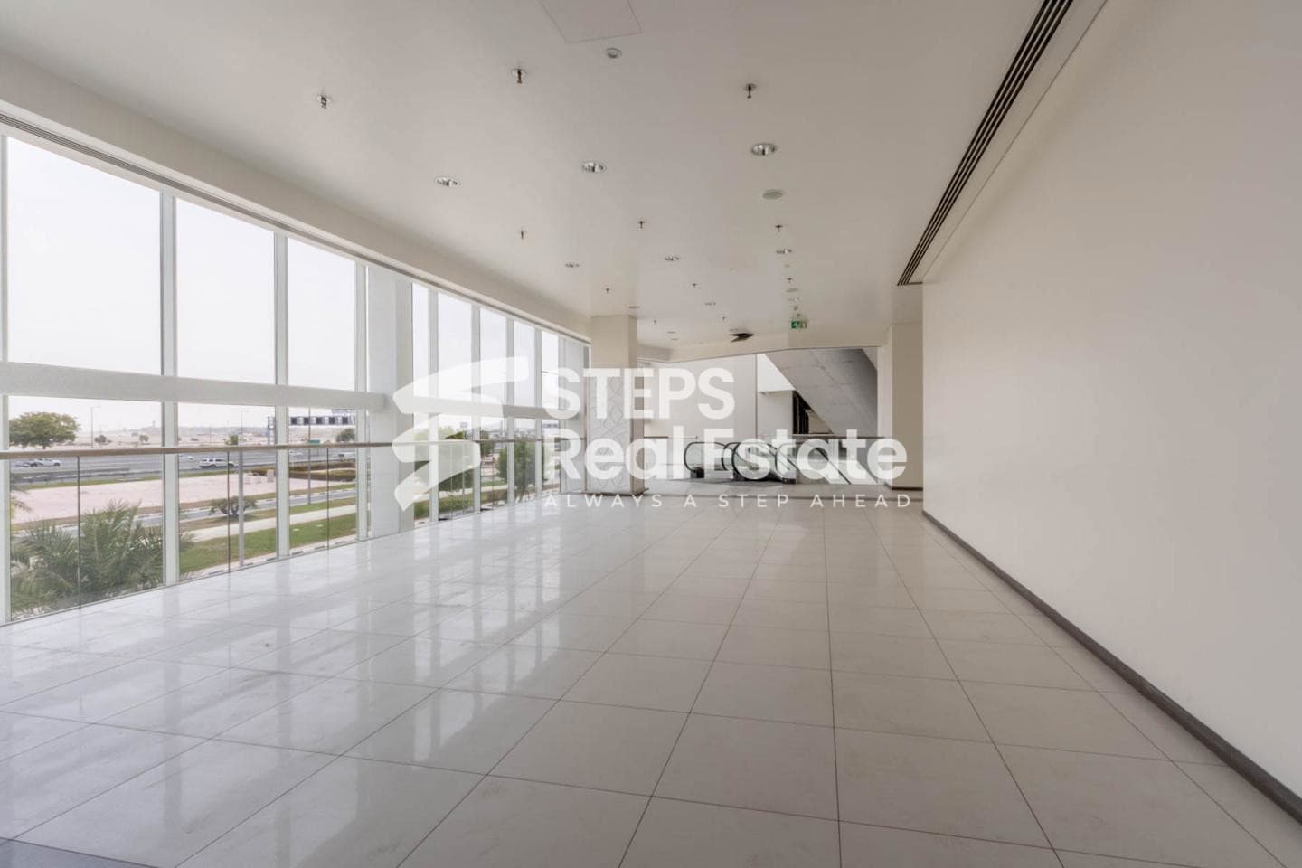 Spacious Ground Floor Shop with Mezzanine