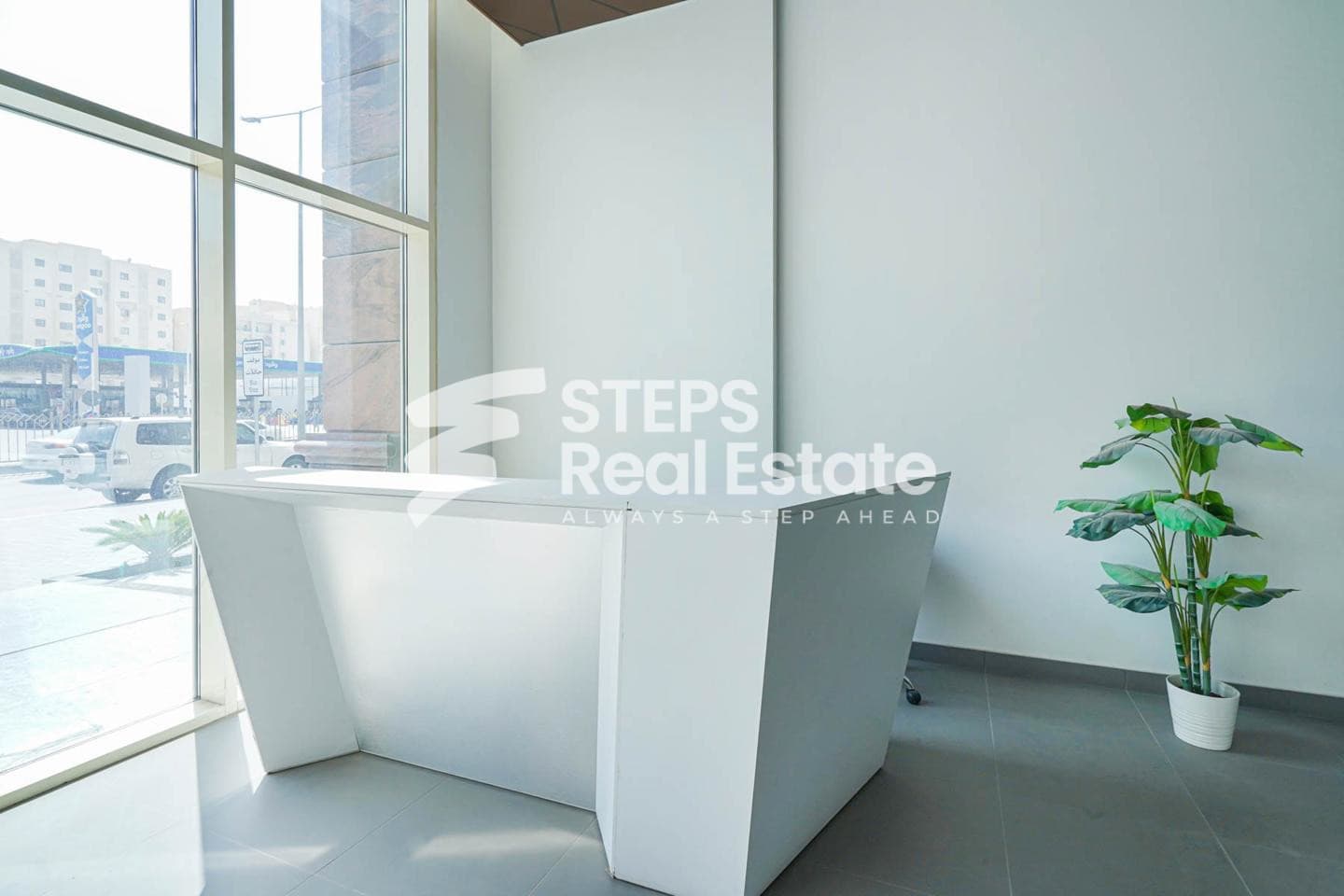 Spacious Modern Ground Showroom with Mezzanine