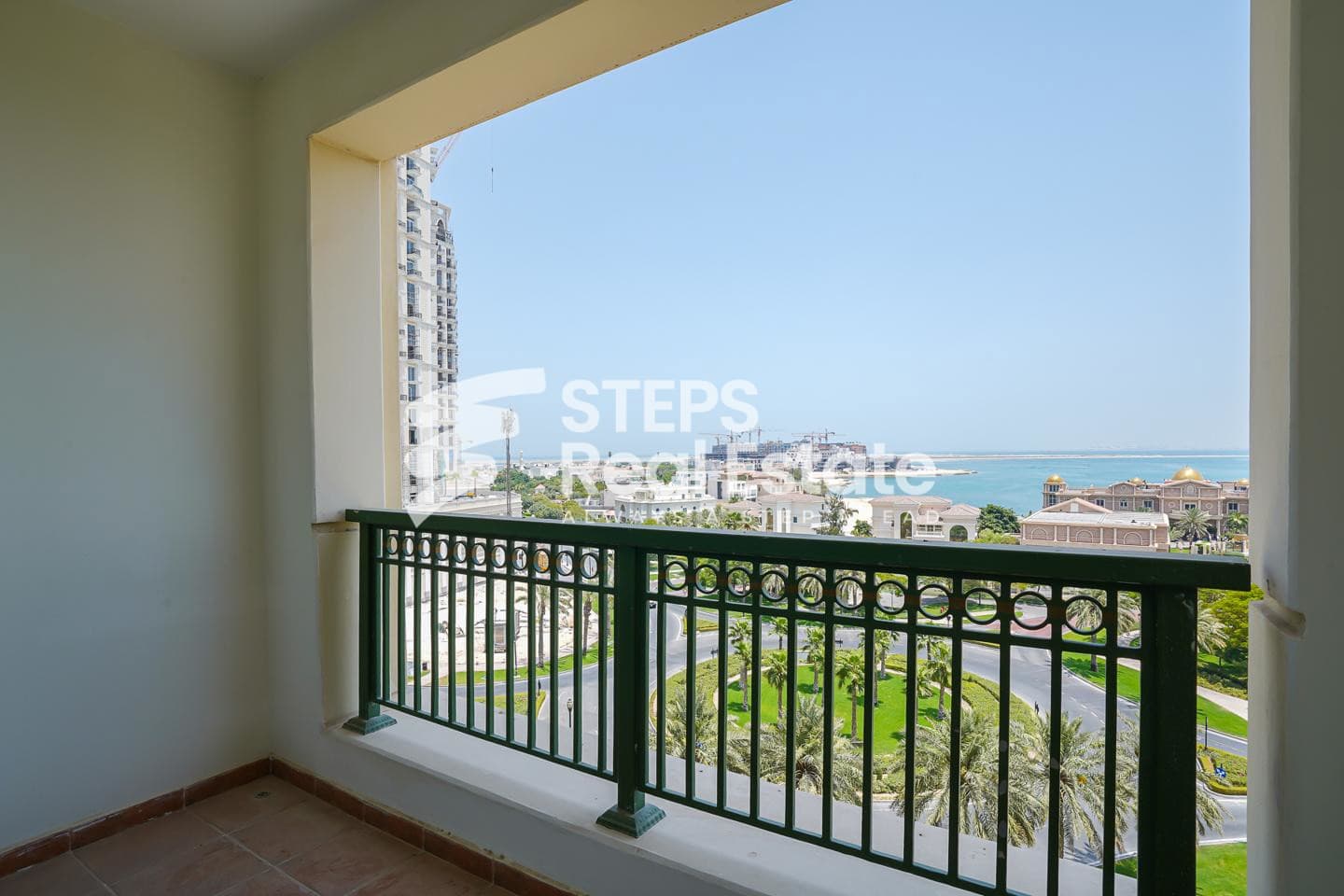 Modern Apartment with Beach and City Views