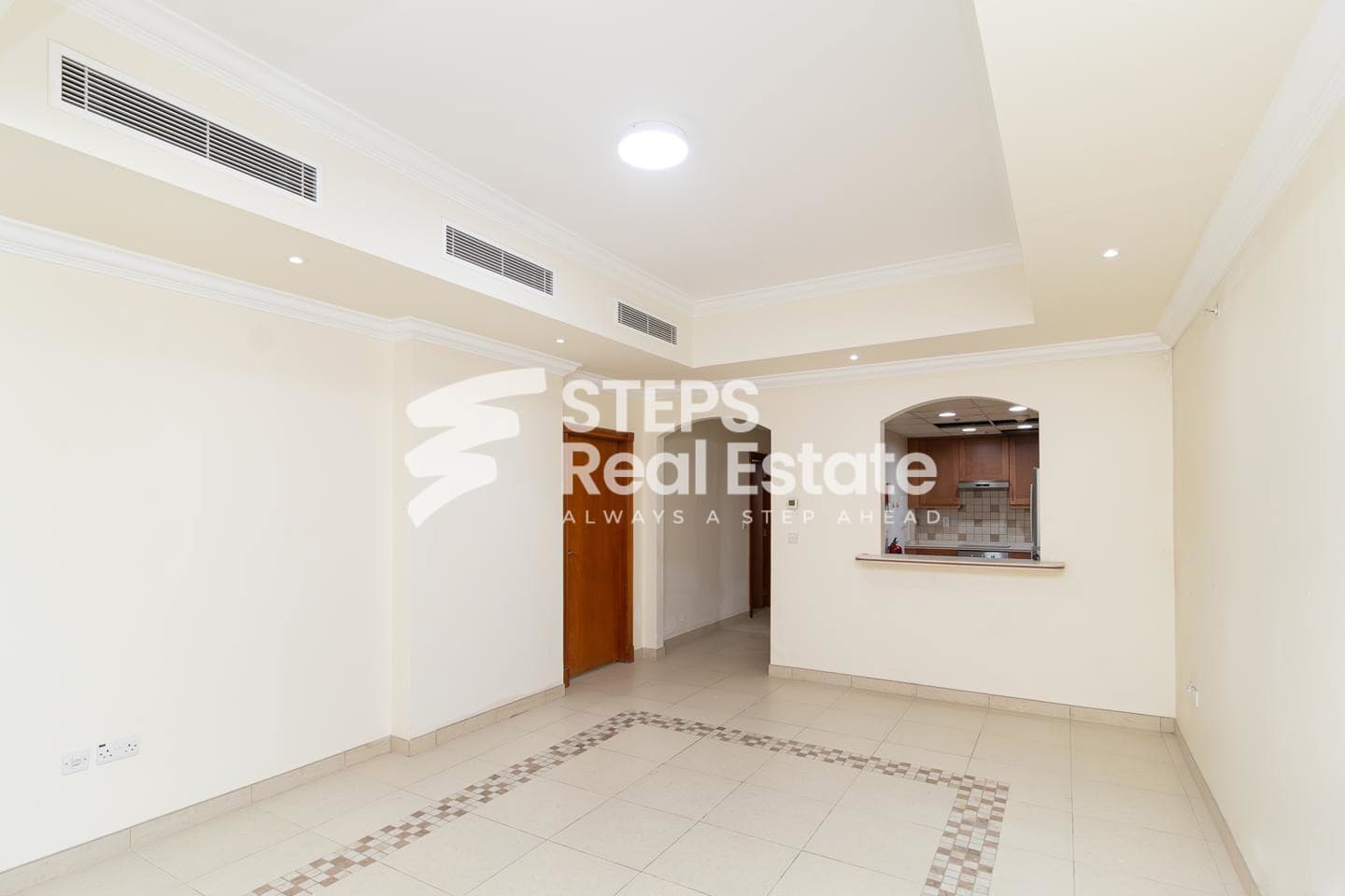 Sea View Apartment with Balcony in Porto Arabia