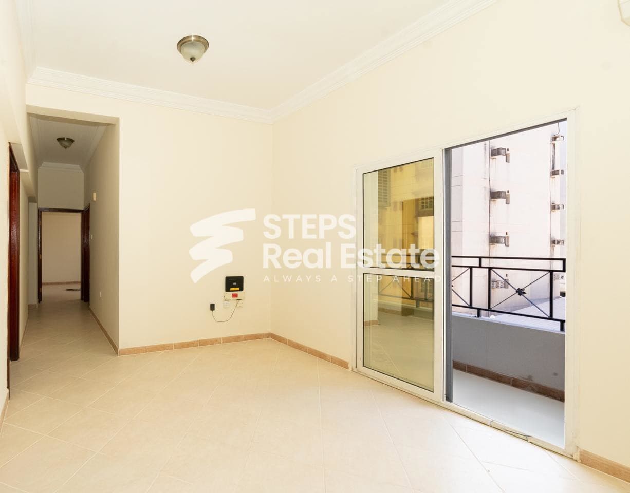 Spacious Al Muntazah Apartment With Parking