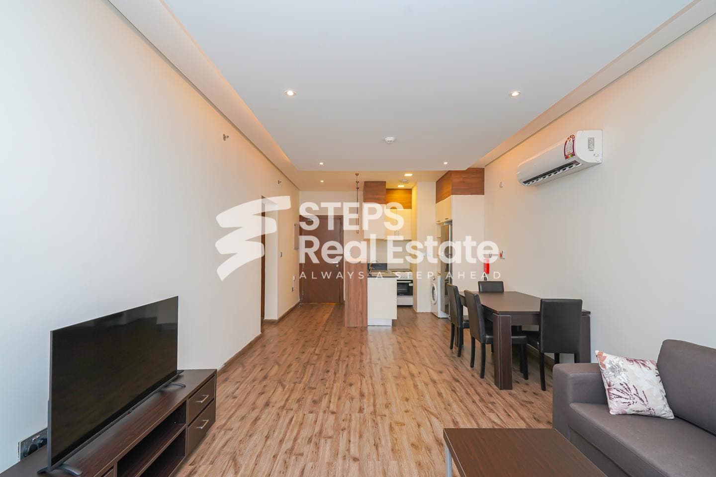 Modern Apartment in Prime Old Airport Location