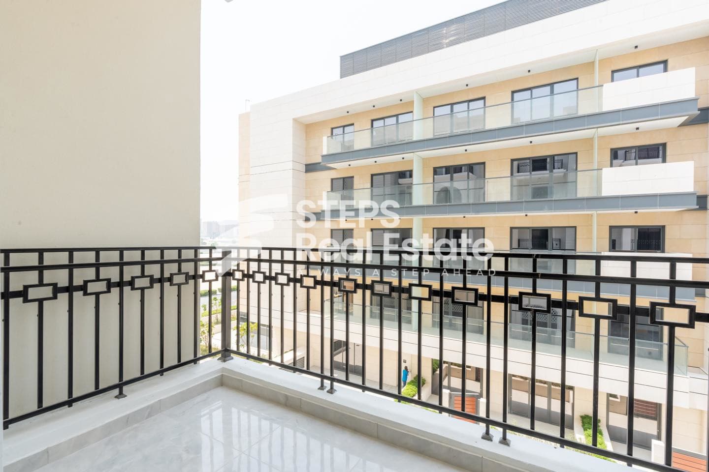 Modern Apartment with Efficient Layout and Balcony
