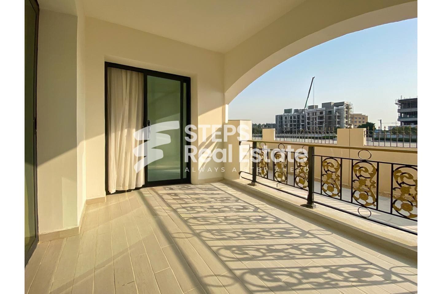 Modern Apartment in Prime Fox Hills with City View