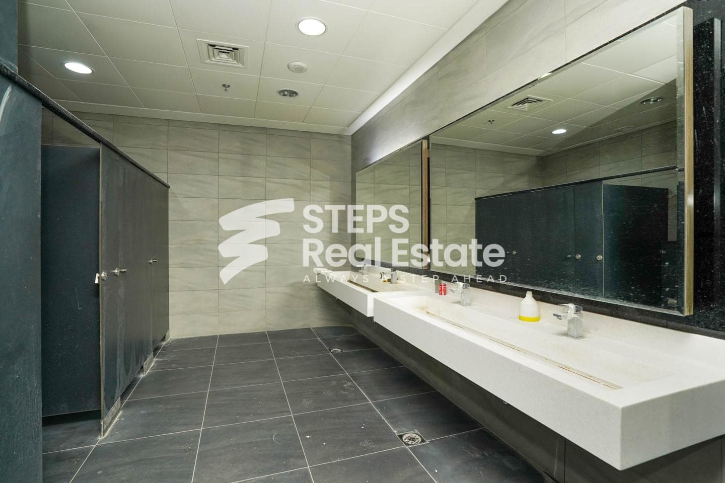 Prestigious Address Office in Prime Doha Hub 34
