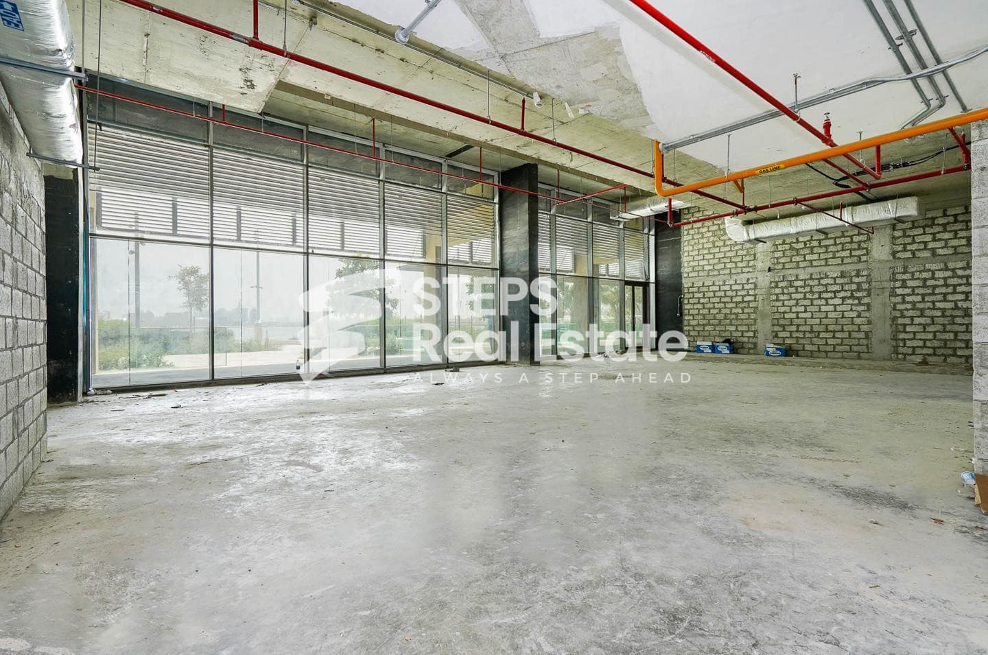 Prime Location Waterfront Shop | Customizable 32