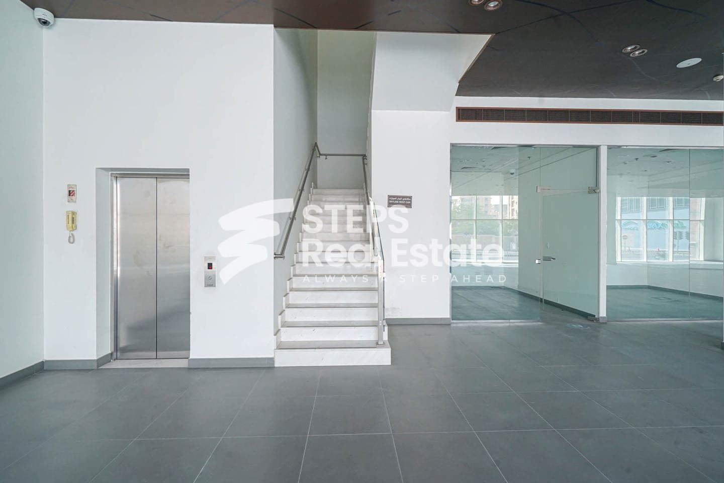 Spacious Modern Ground Showroom with Mezzanine 30