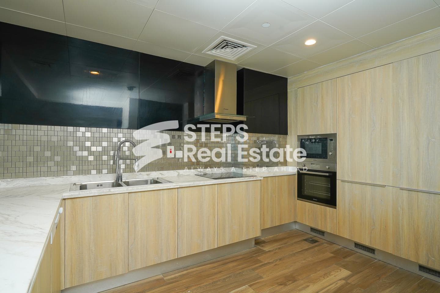 Modern Apartment with Beach and City Views 36