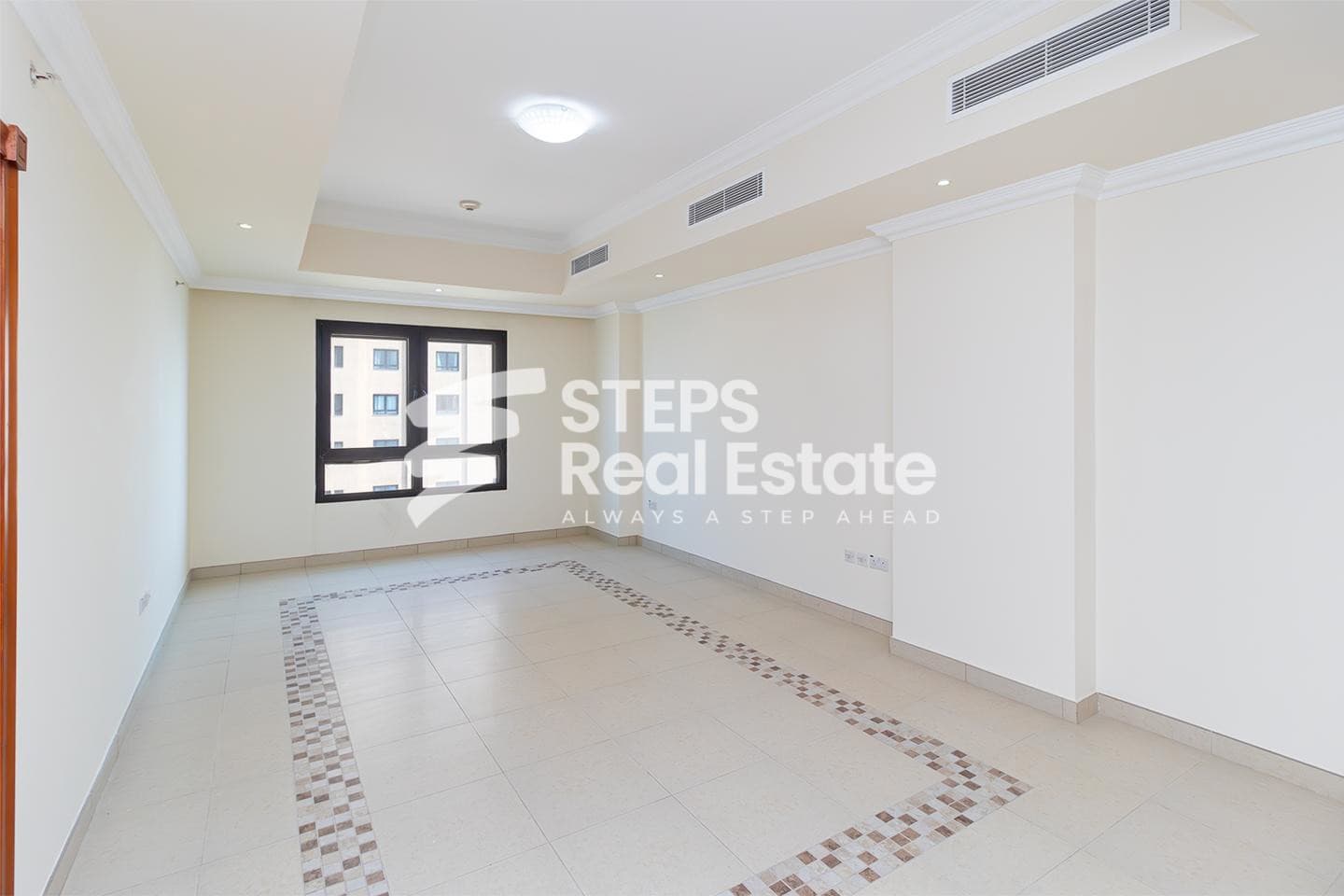 Apartment with Sea Views in Prime Pearl Location 28