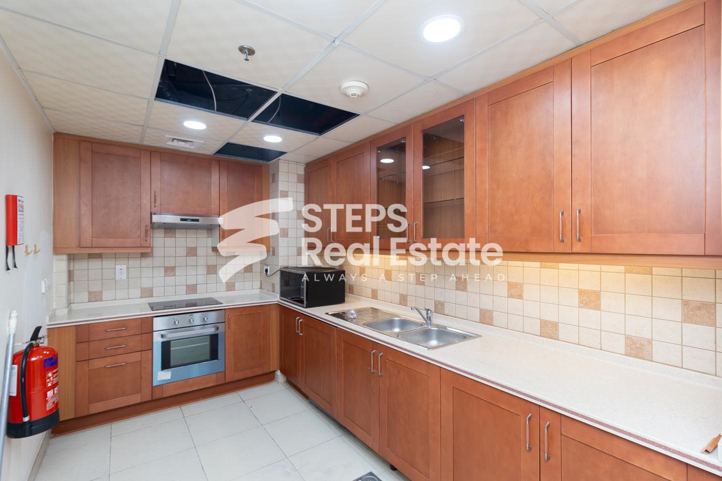 Sea View Apartment with Balcony in Porto Arabia 22