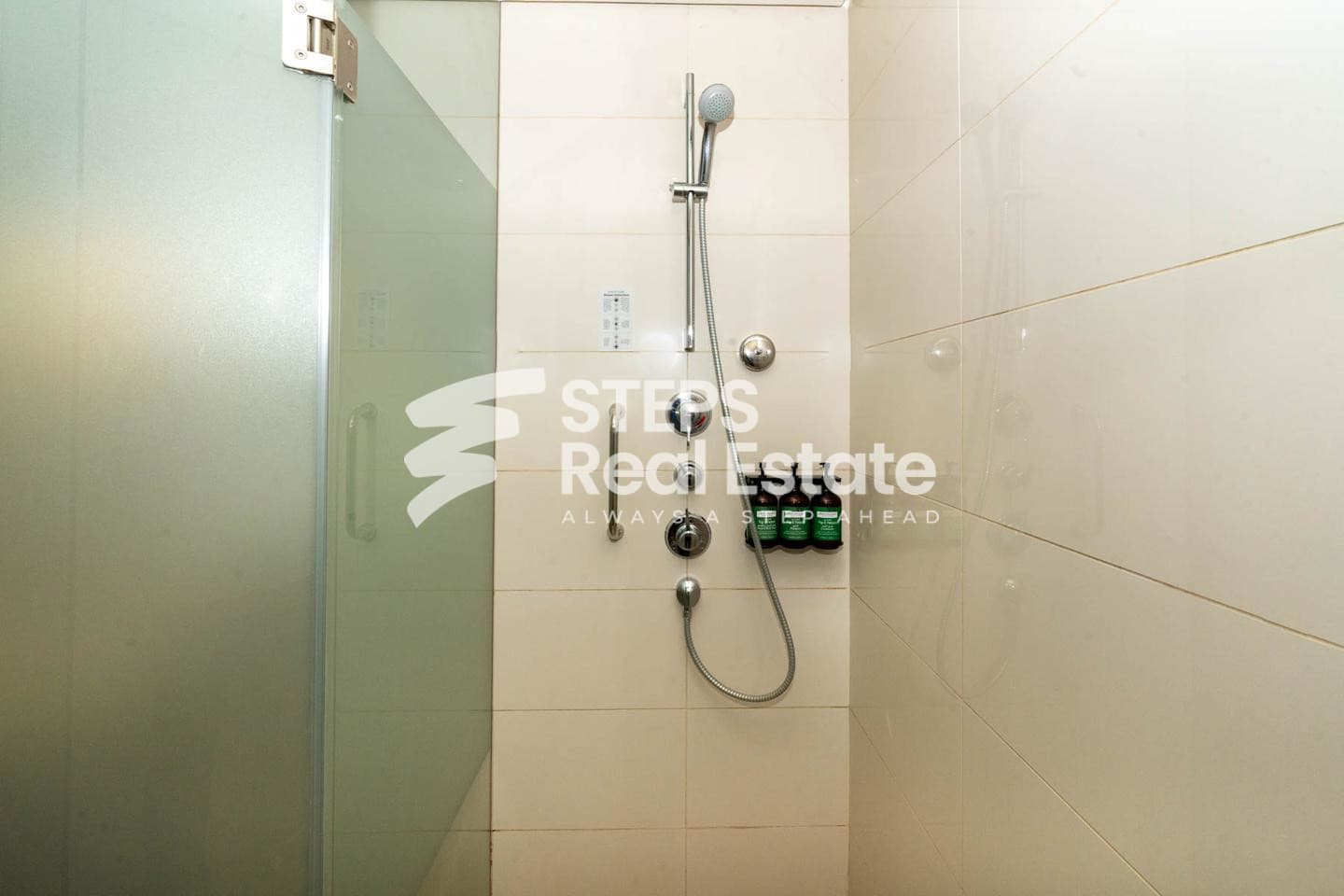 Modern 2 BHK Furnished Apartment in Prime Location 50