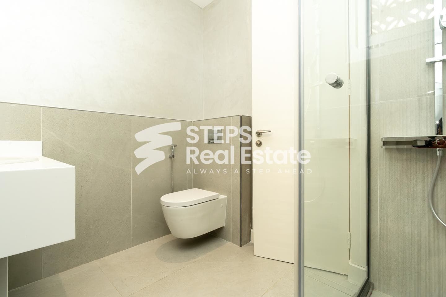 Spacious Family Villa in Quiet West Bay Area 48