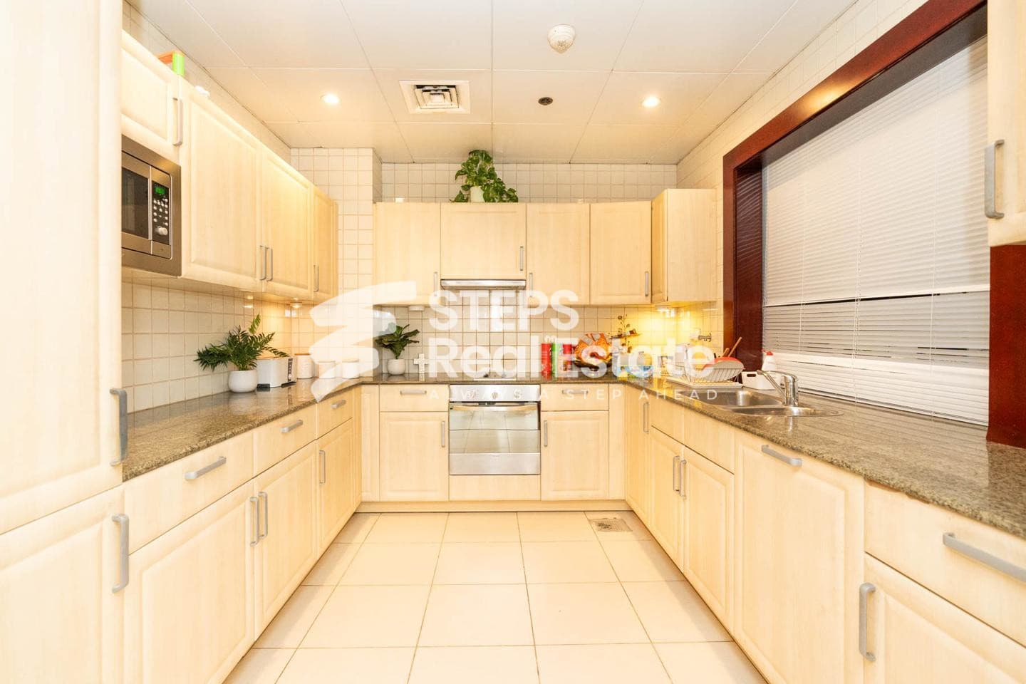 Prime Location Apartment with Premium Amenities 26