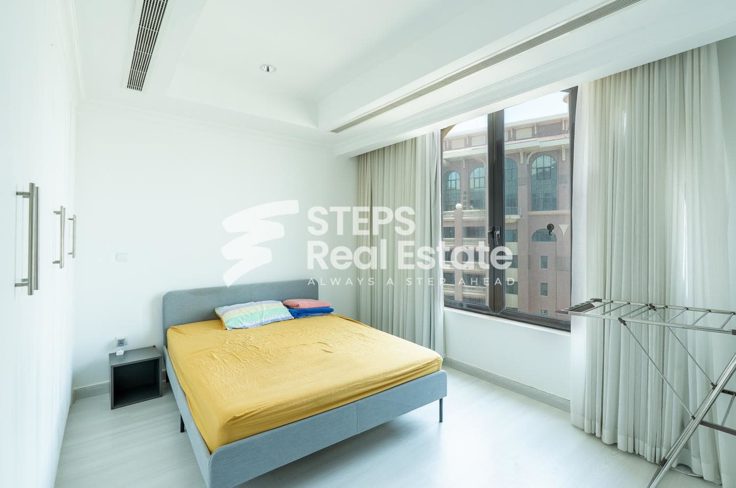 Modern Furnished flat with City Views, The Pearl 24
